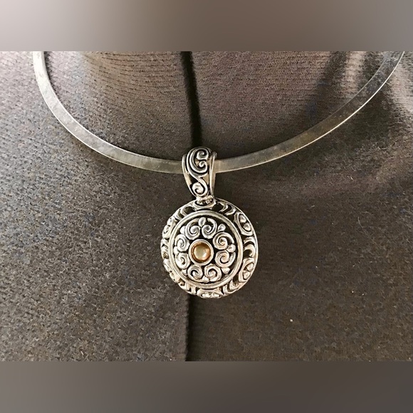 2 Ladies Necklaces Large Pendant Costume Jewelry Silver & Gold Color Marked - Picture 3 of 16